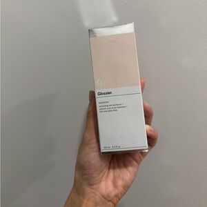 NWT Glossier solution exfoliation